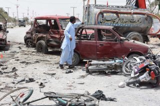 Les ouvriers, qui construisaient un nouveau poste militaire pour l'armée pakistanaise, ont été tués samedi par une bombe artisanale fixée à leur véhicule (archives),